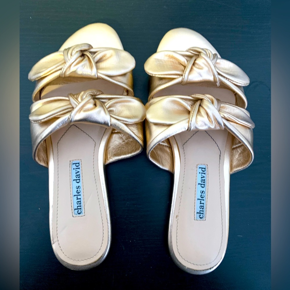 Charles David metallic rose gold slide sandals. Size 6.5